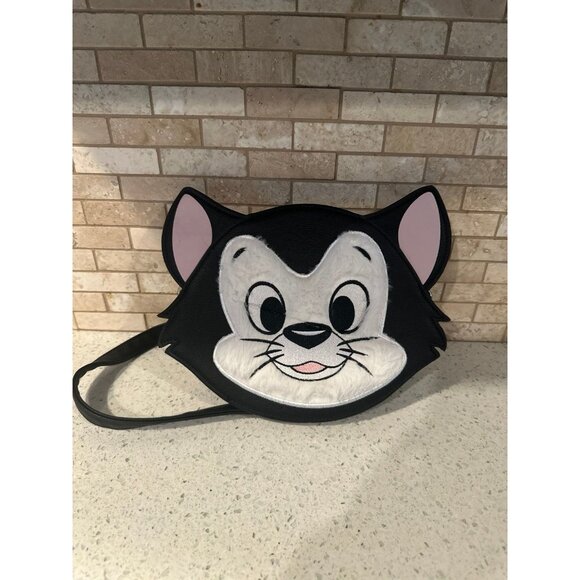 Loungefly Handbags - Loungefly FIGARO CROSSBODY Minnie Cat Pinocchio g5